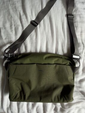Bellroy Venture Sling 9L – Forest Green / Terra Cotta Interior | Well Maintained